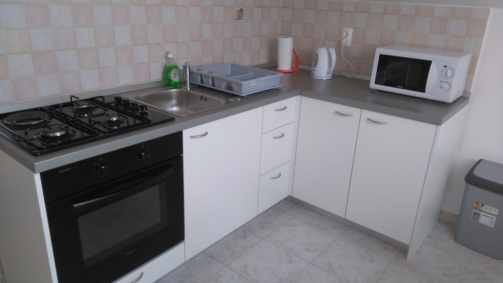 Apartman Harmony Apartment Пула Екстериор снимка